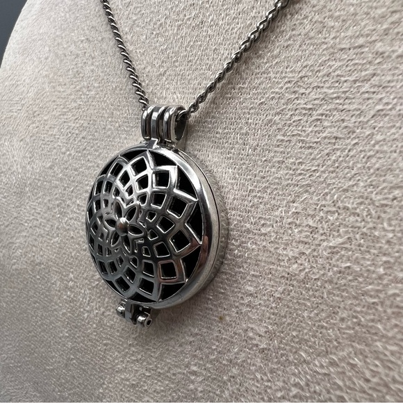 Silver Tone Essential Oil Diffuser Locket - Picture 4 of 10